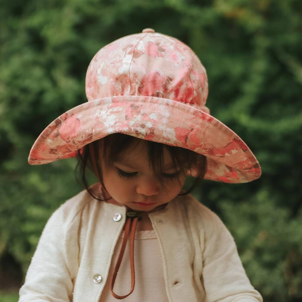 Elodie-Girls Pink River Rose Print Sun Hat (UPF30+) | Childrensalon