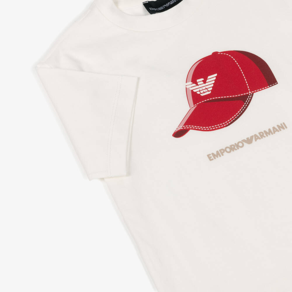 Emporio Armani-Футболка белая из хлопка с принтом красной бейсболки для мальчиков | Childrensalon