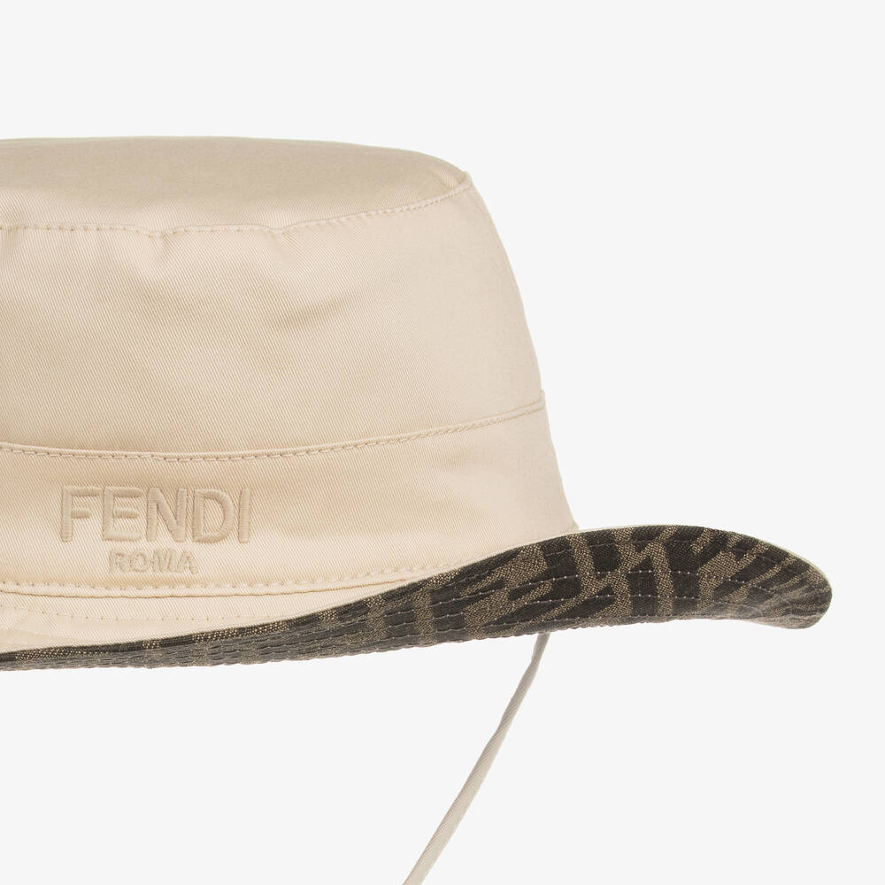 Fendi-قبعة باكيت قطن تويل لون بيج | Childrensalon