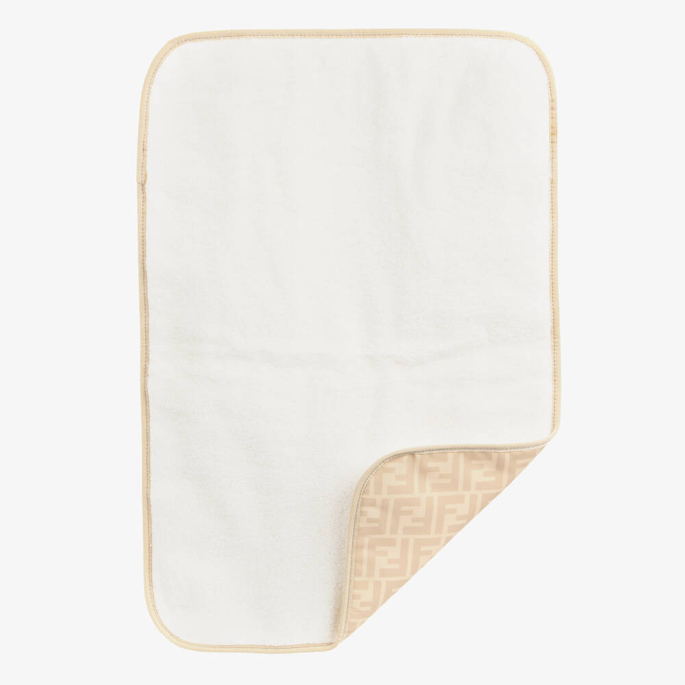 Fendi-حقيبة تغيير الحفاضات بشعار FF لون بيج (38 سم) | Childrensalon