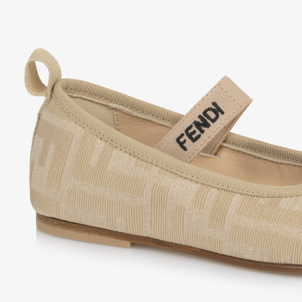 Fendi-حذاء باليرينا بشعار FF لون بيج  | Childrensalon