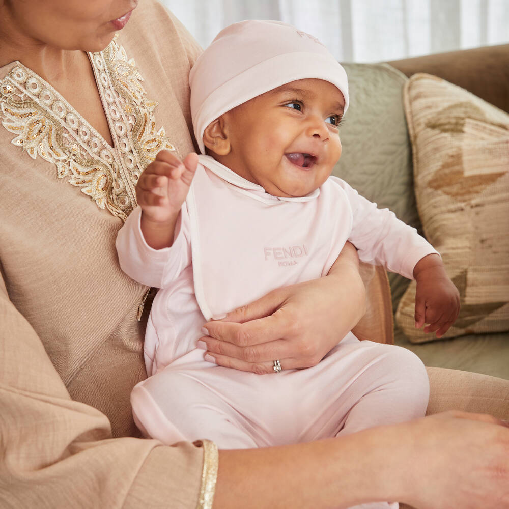 Fendi-Подарочный комплект розовый хлопковый с вышивкой логотипа для девочек | Childrensalon