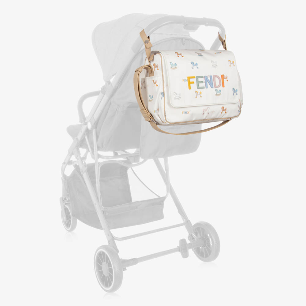 Fendi-حقيبة تغيير الحفاضات بنقشة حصان هزاز لون عاجي للرضع (40 سم) | Childrensalon