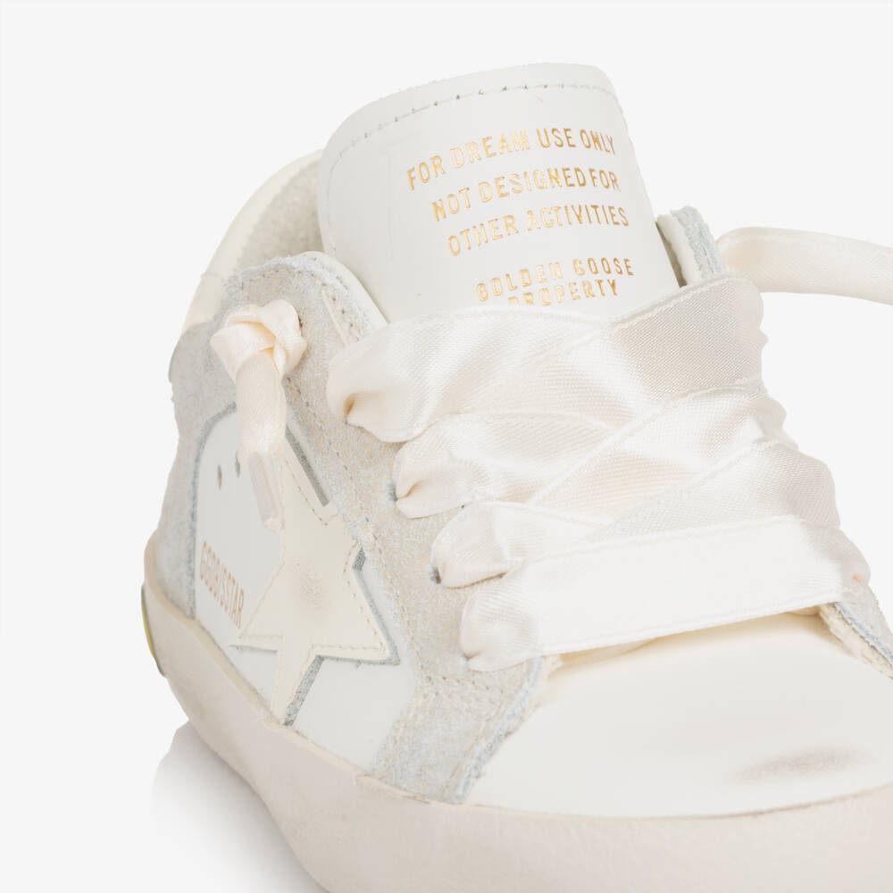 Golden Goose-حذاء رياضي لون أبيض وفضي للبنات  | Childrensalon