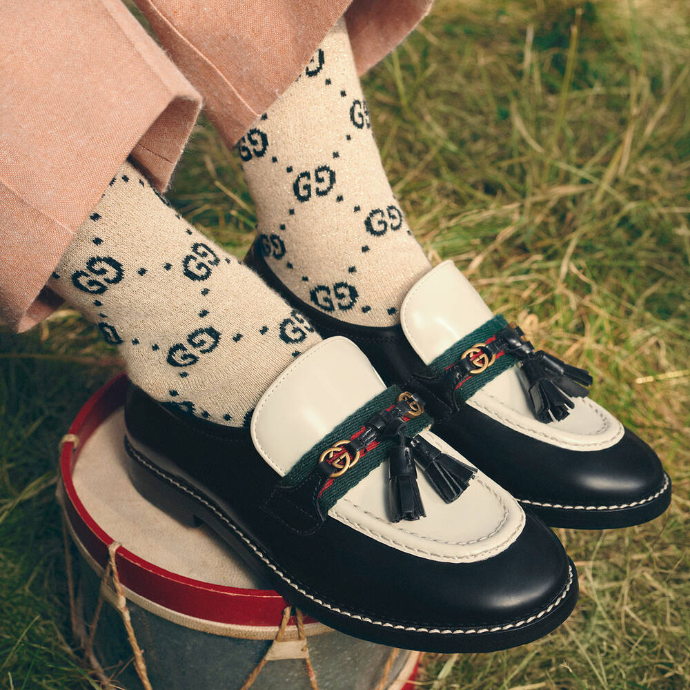 Gucci-جوارب بشعار GG لون عاجي براق | Childrensalon