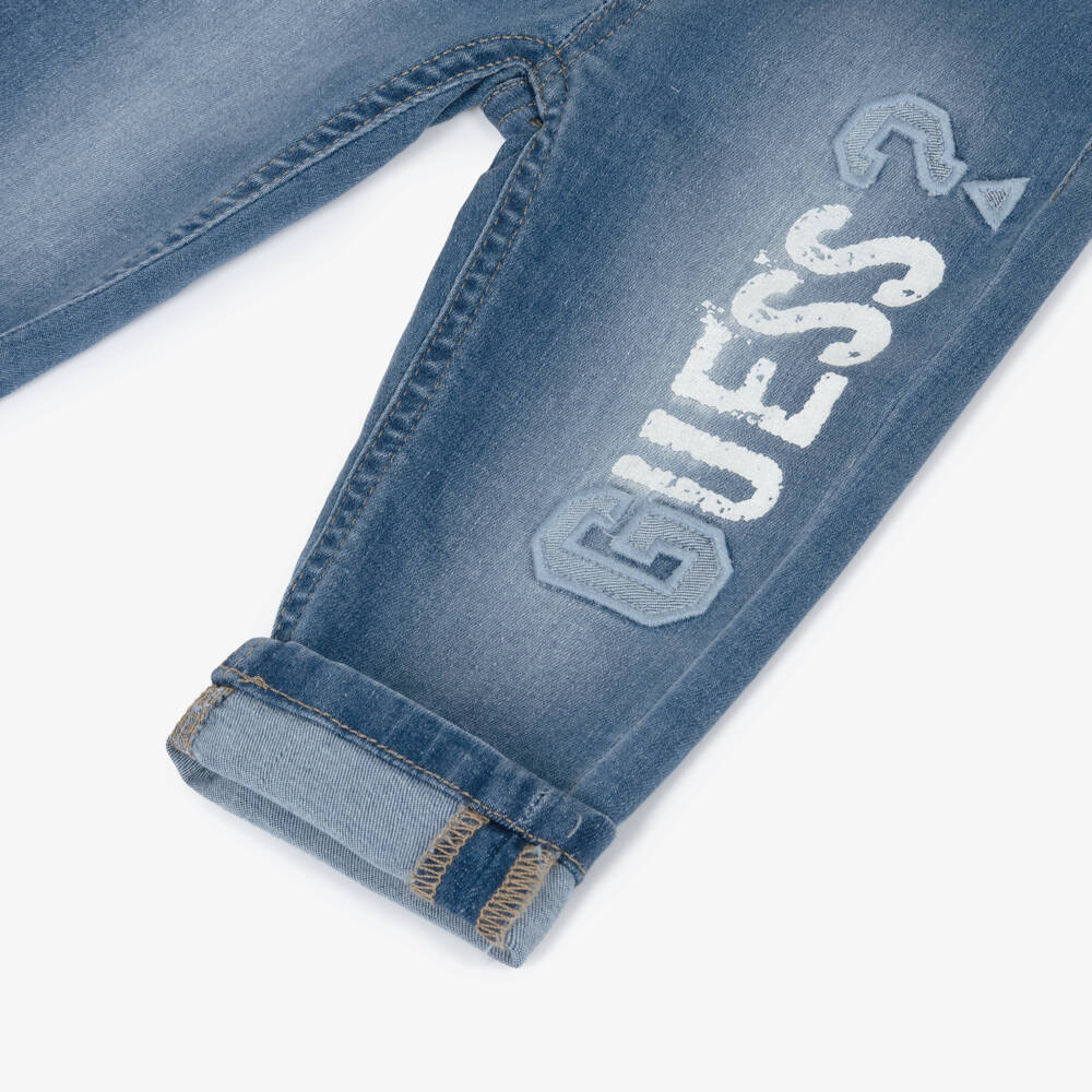 Guess-جينز دنيم للأولاد الرضع بشعار دب لون أزرق | Childrensalon