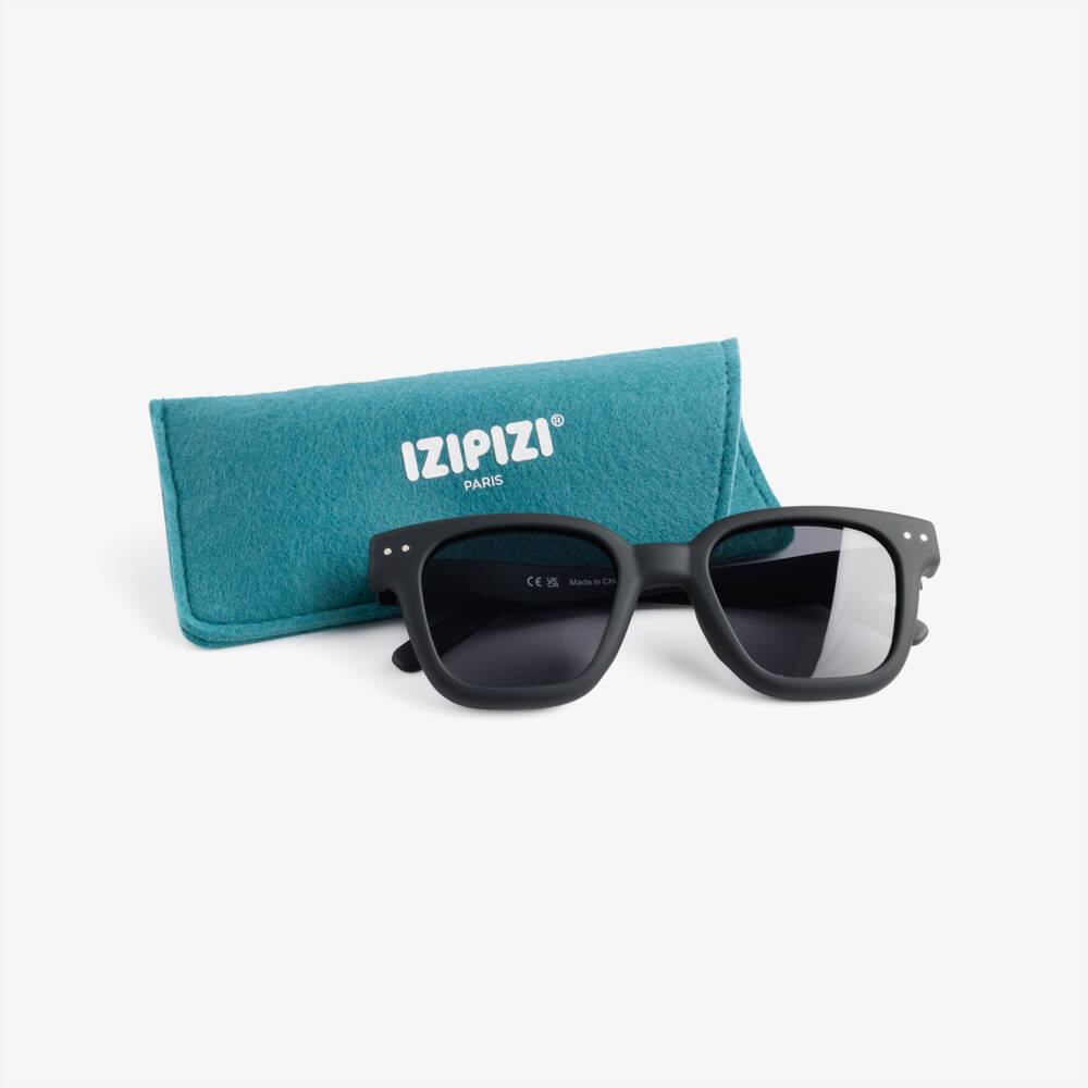 IZIPIZI-Black UV Protective Sunglasses (7-11 years) | Childrensalon