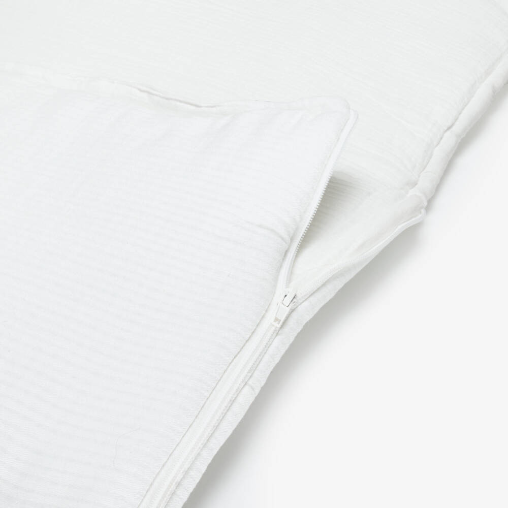 Jamiks-White Cotton Muslin Baby Nest with Scalloped Trim (100cm) | Childrensalon