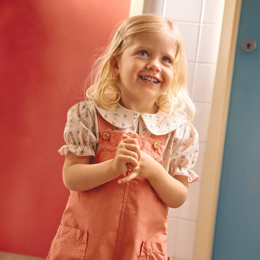 Laranjinha-Girls Beige Floral Print Cotton Seersucker Blouse | Childrensalon