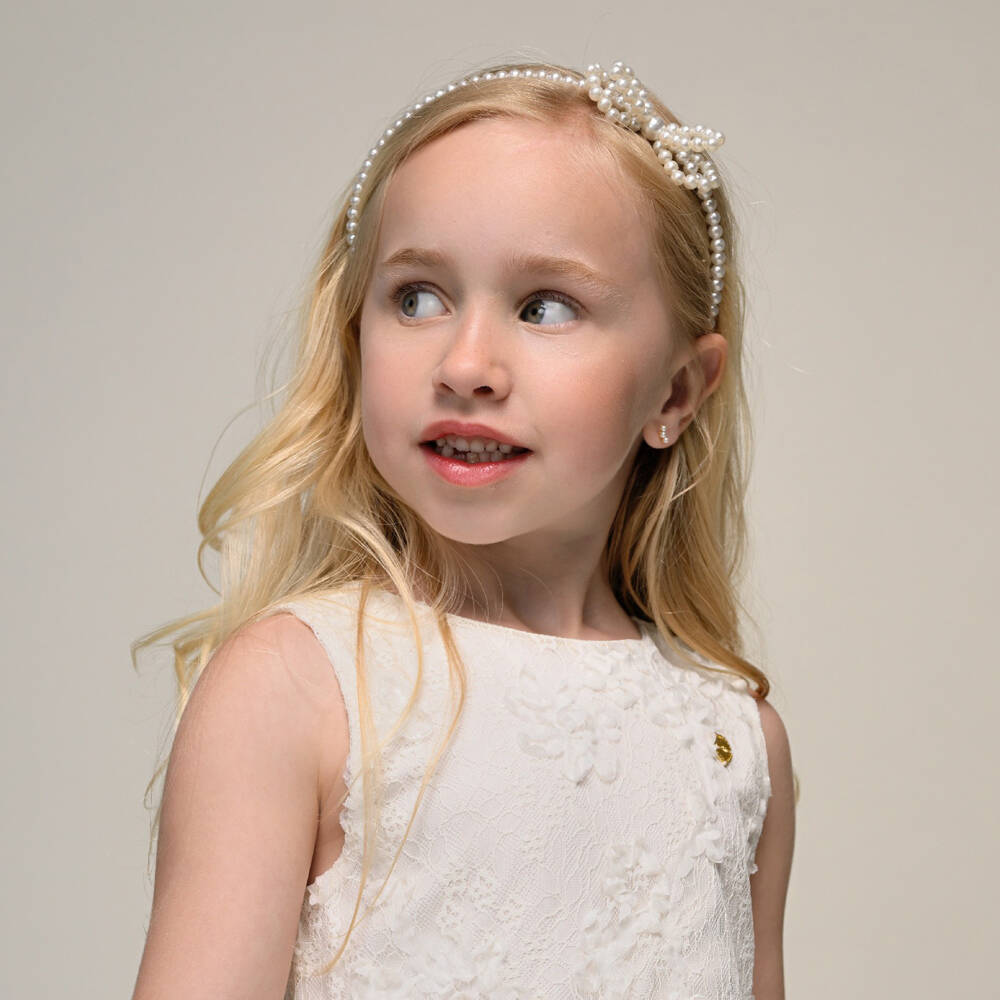 Le Chic-طوق شعر مزين بفيونكة ولؤلؤ لون أبيض للبنات | Childrensalon