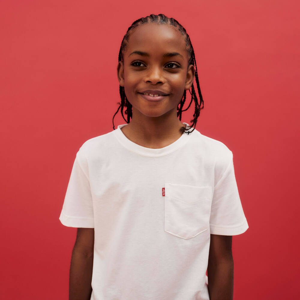 Levi's-Boys White Cotton Pocket T-Shirt | Childrensalon