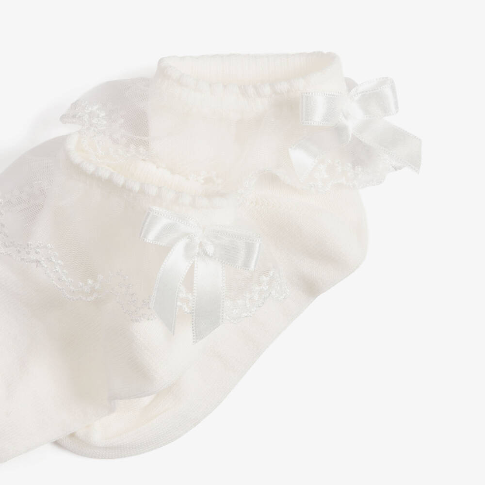 Meia Pata-Girls Ivory Ankle Socks with Lace Frill | Childrensalon