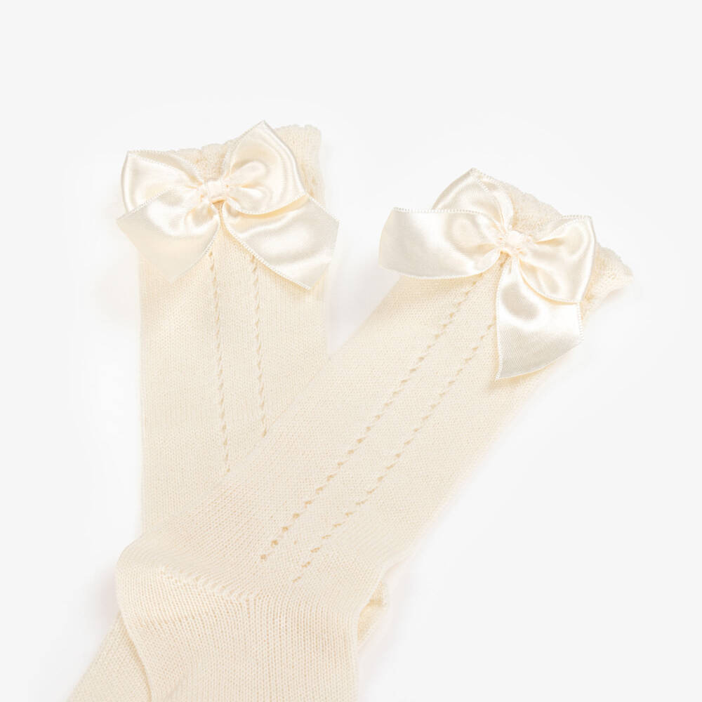 Meia Pata-Girls Ivory Knee High Socks with Satin Bows | Childrensalon