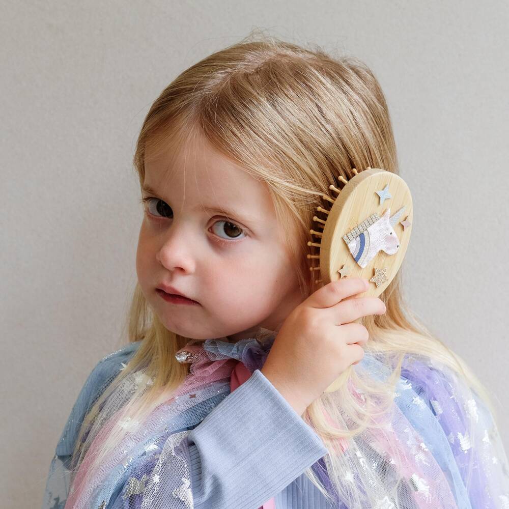 Mimi & Lula-فرشاة شعر خشبية بتصميم وحيد القرن لون بيج للبنات | Childrensalon