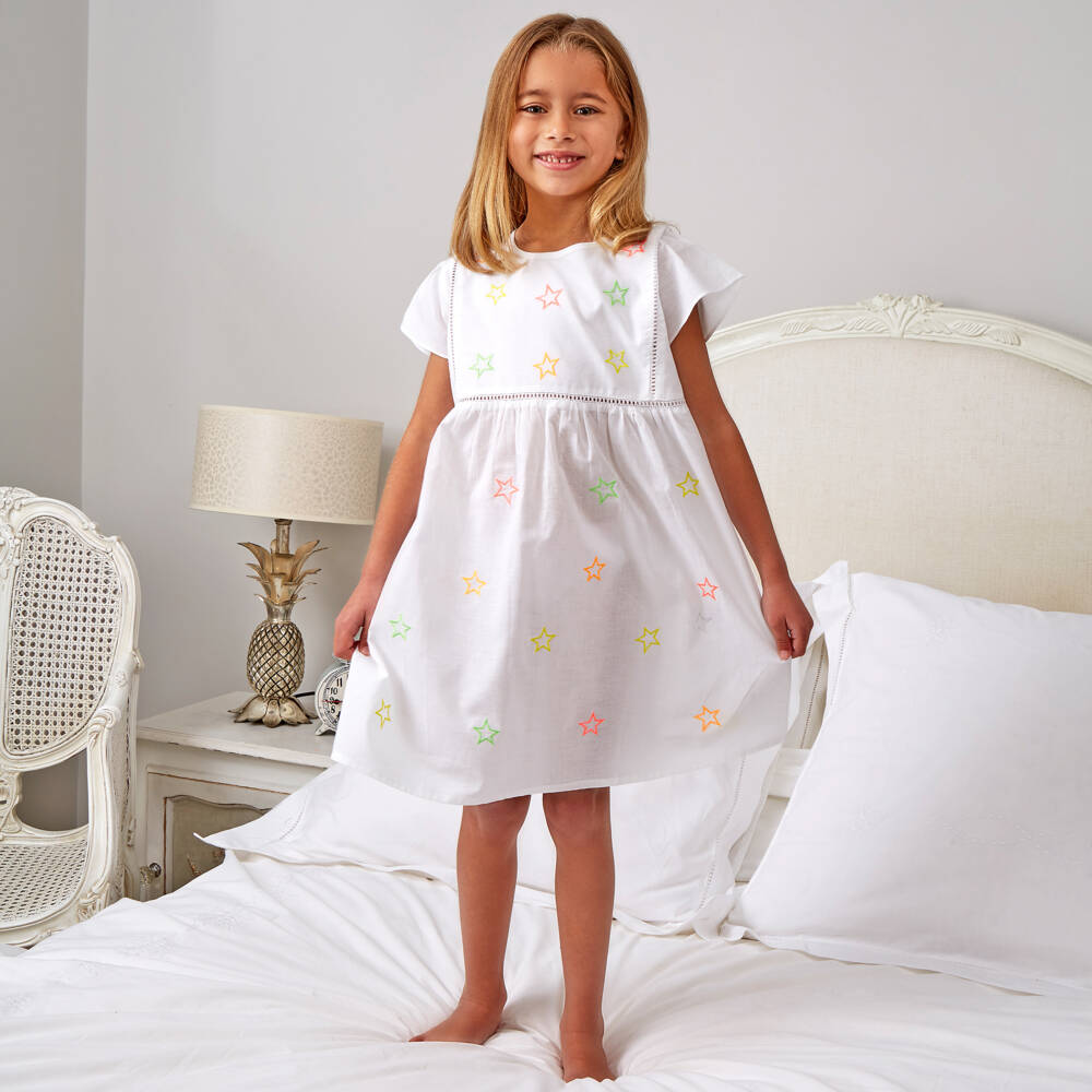 Mini Lunn-Girls White Embroidered Star Cotton Nightdress | Childrensalon