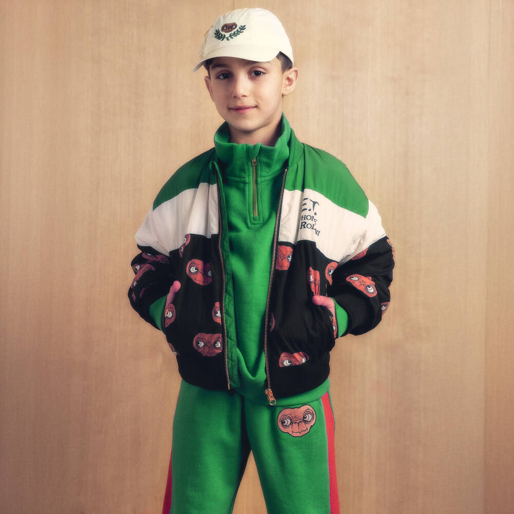 Mini Rodini-Джоггеры зелёные хлопковые с вышивкой И.Т. и красной боковой полосой | Childrensalon