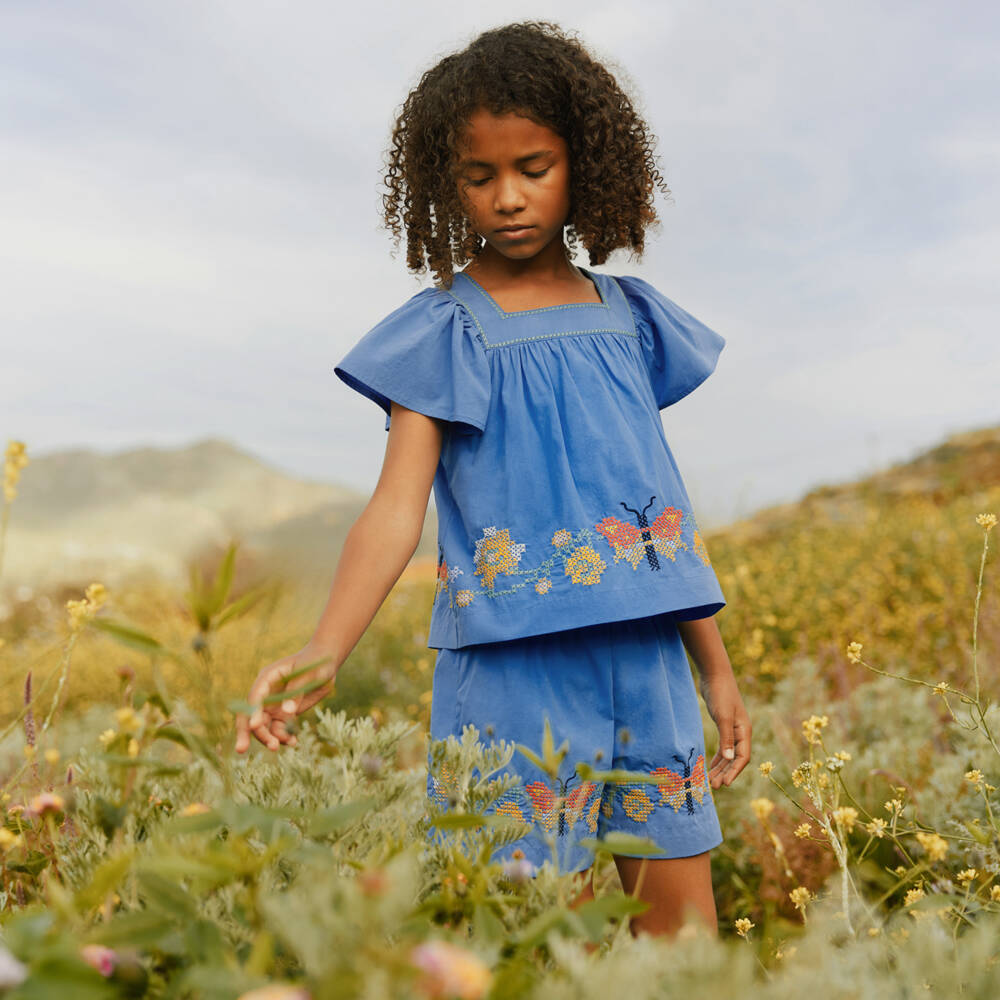 Molo-Блузка голубая хлопковая с вышивкой бабочек и цветов для девочек | Childrensalon