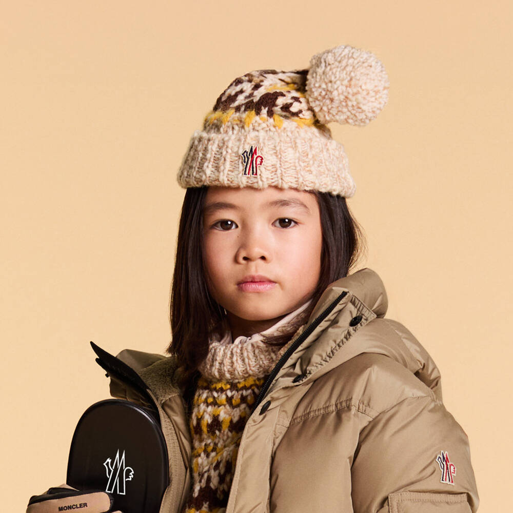 Moncler Enfant-Шапка с помпоном бежевая вязаная из шерсти с узором Фэр айл | Childrensalon