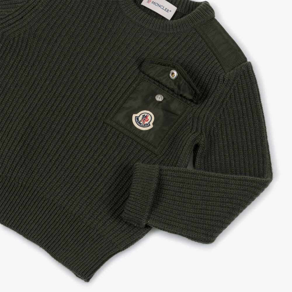 Moncler Enfant-Свитер из шерсти зеленый хаки с логотипом на кармане для мальчиков | Childrensalon