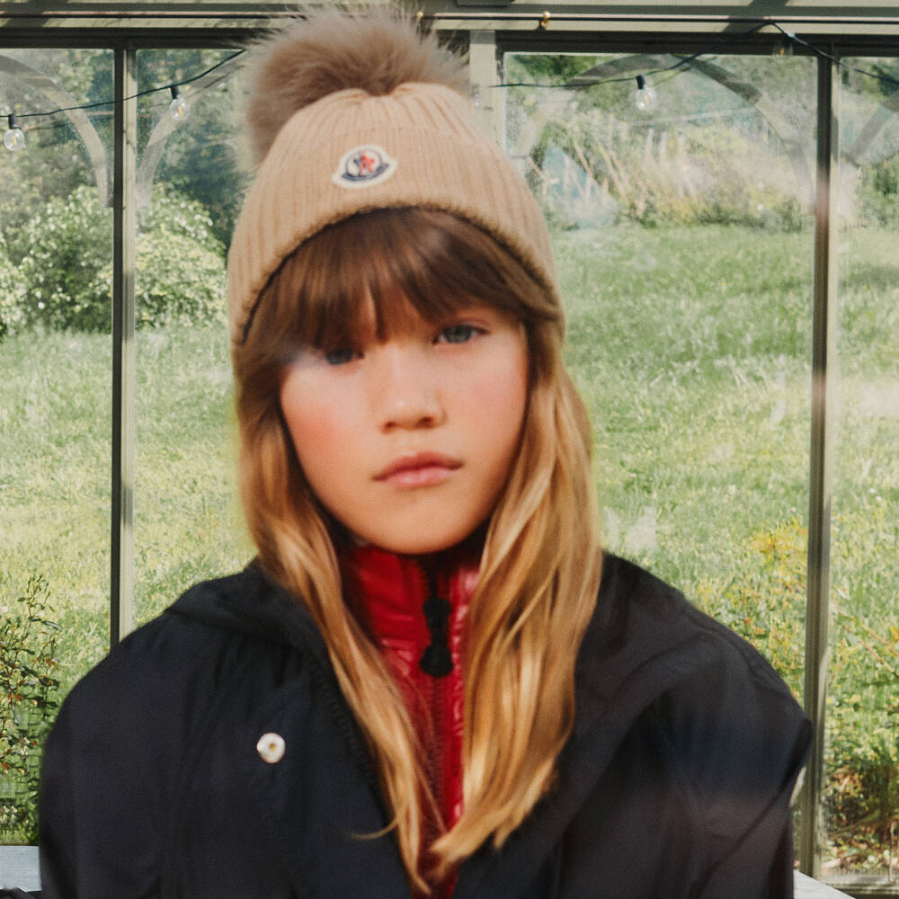 Moncler Enfant-Girls Beige Wool Pom-Pom Hat | Childrensalon