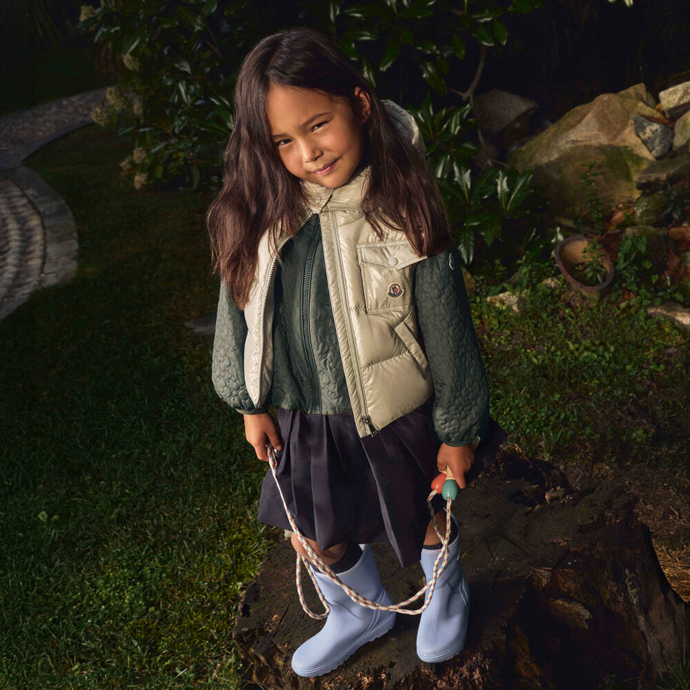Moncler Enfant-جاكيت مبطن ومزين بورود لون أخضر للبنات | Childrensalon