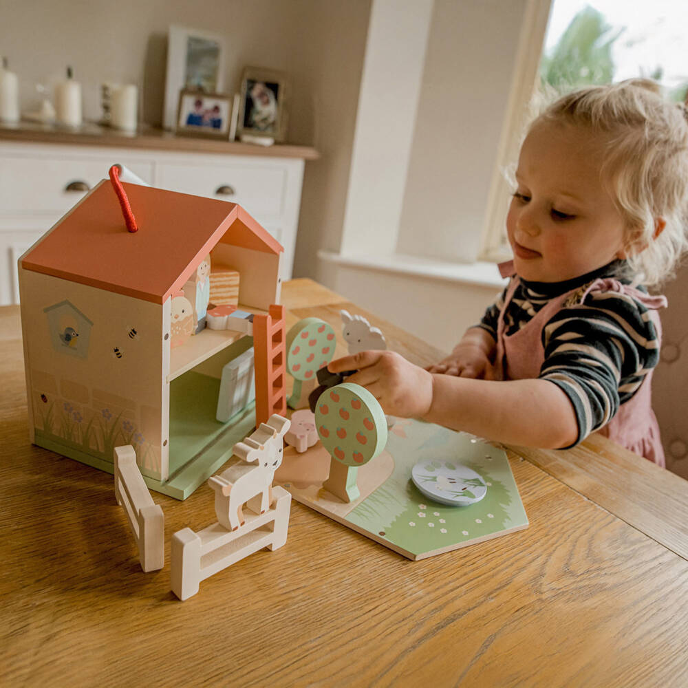 Orange Tree Toys-Farmyard Wooden Play Set (20cm) | Childrensalon