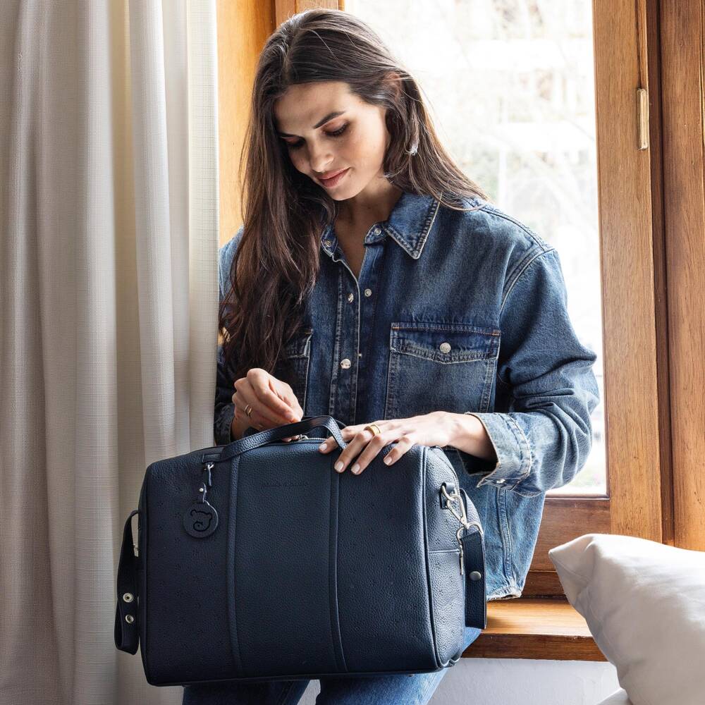 Pasito a Pasito-حقيبة تغيير الحفاضات جلد صناعي لون كحلي (37 سم) | Childrensalon