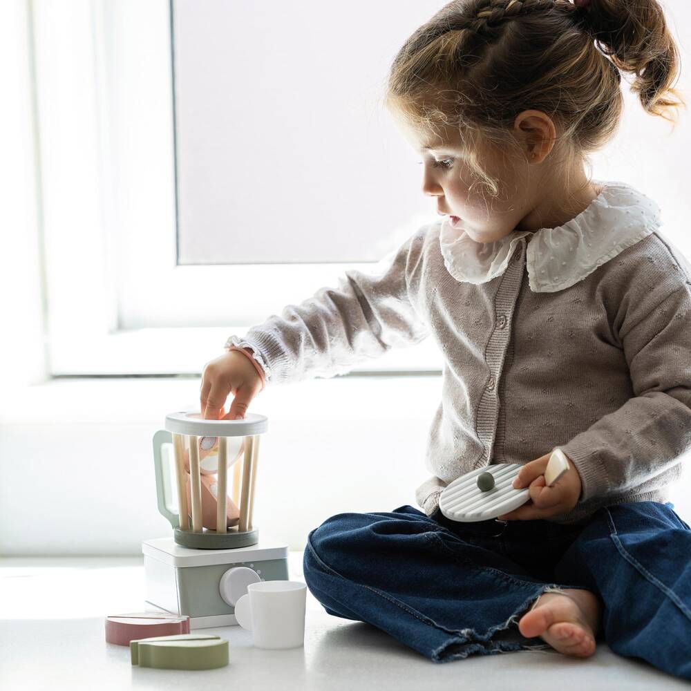 Pasito a Pasito-Sage Green Wooden Juicer Toy (17cm) | Childrensalon