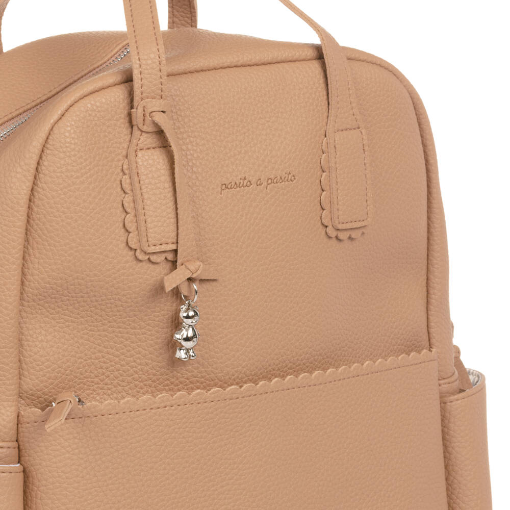 Pasito a Pasito Walking Mum-Пеленальный рюкзак коричневый из искусственной кожи (38см) | Childrensalon