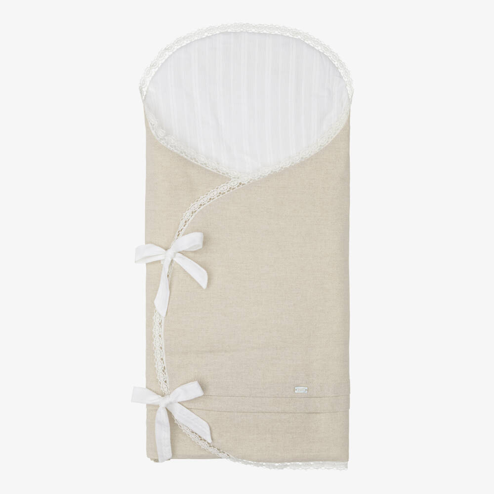 PAZ Rodríguez-Beige Baby Nest with Lace Detail (72cm) | Childrensalon