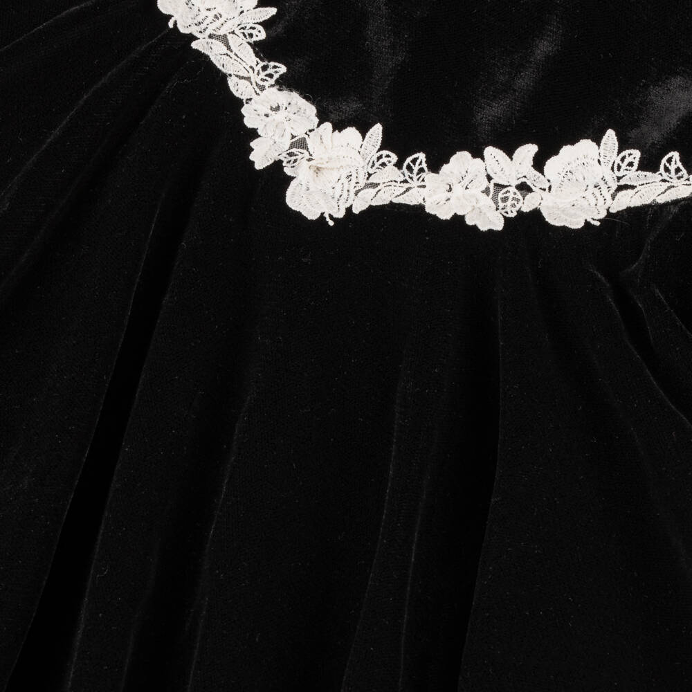 Petite Amalie-Платье черное из бархата с белым кружевом для девочек | Childrensalon