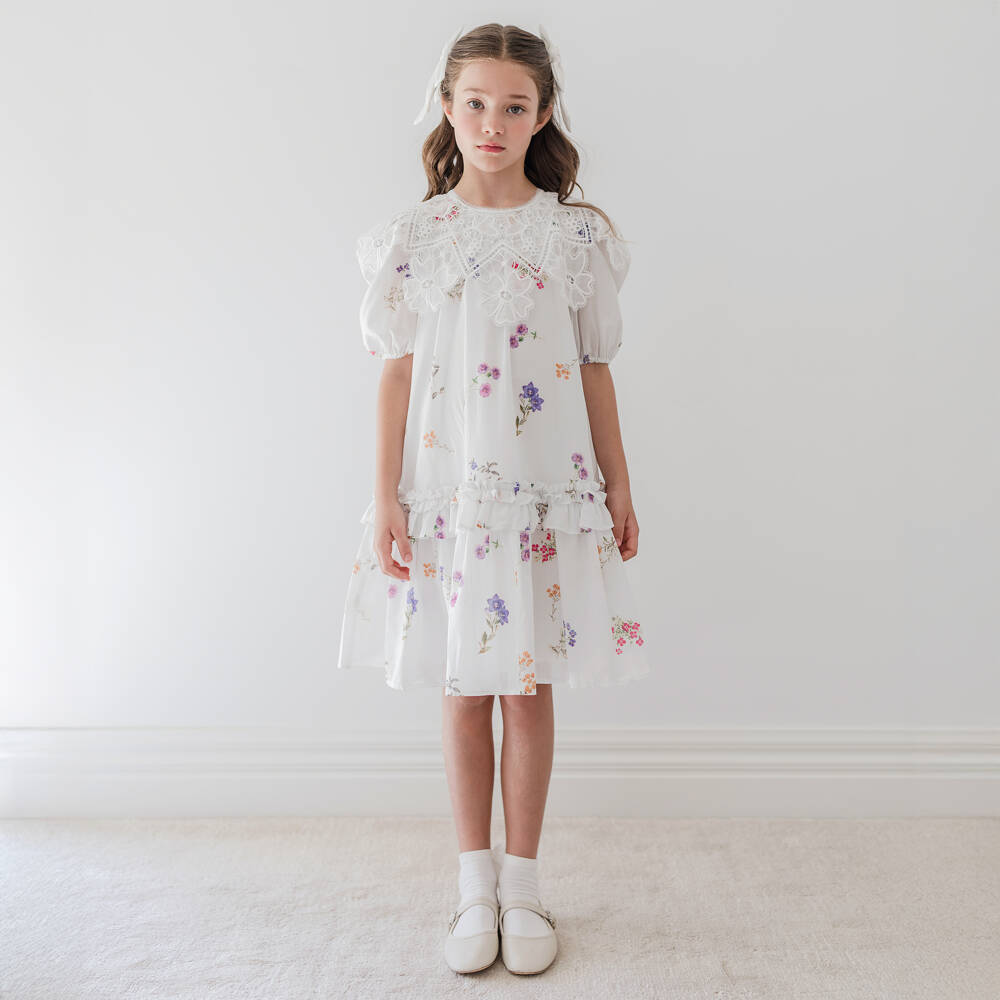 Petite Amalie-فستان قطن بطبعة ورود وياقة دانتيل لون أبيض للبنات | Childrensalon