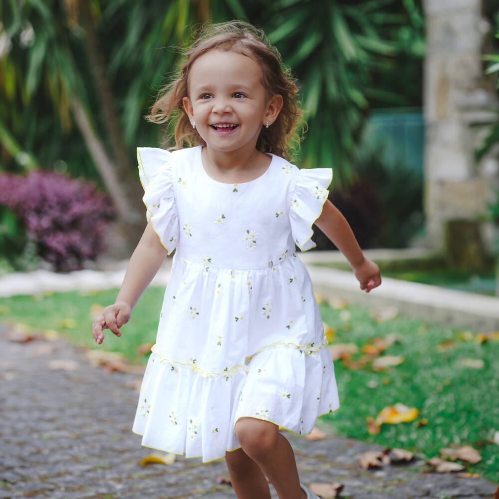 Piccola Speranza-فستان قطن مزين بكشكش وتطريز أقحوان لون أبيض للبنات | Childrensalon