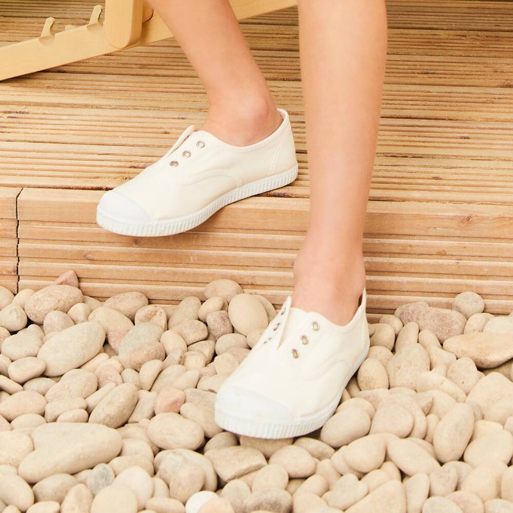 Pisamonas-حذاء رياضي سهل الإنتعال كانفاس لون أبيض | Childrensalon