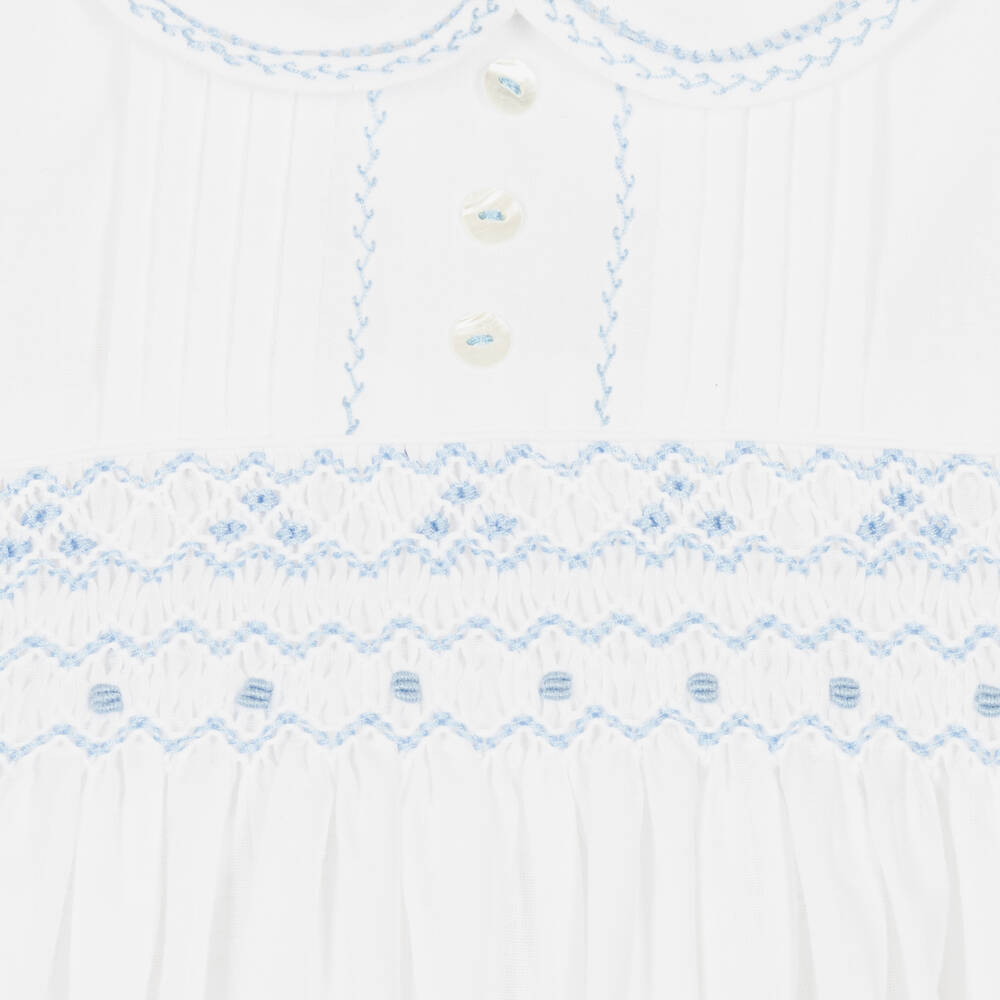 Sarah Louise-فستان مطرز سموكينغ مزيج قطن لون أبيض وأزرق | Childrensalon