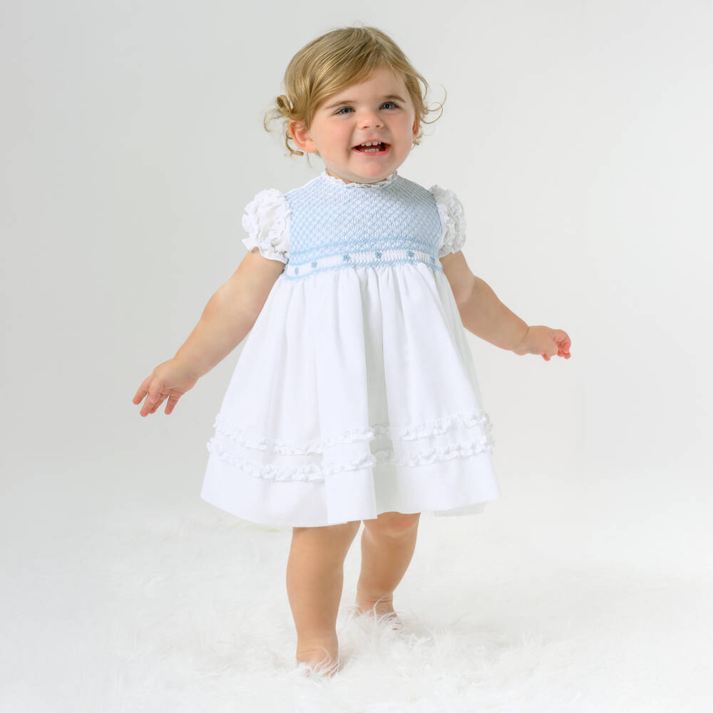 Sarah Louise-فستان بنات بتطريز سموك لون أزرق وأبيض  | Childrensalon