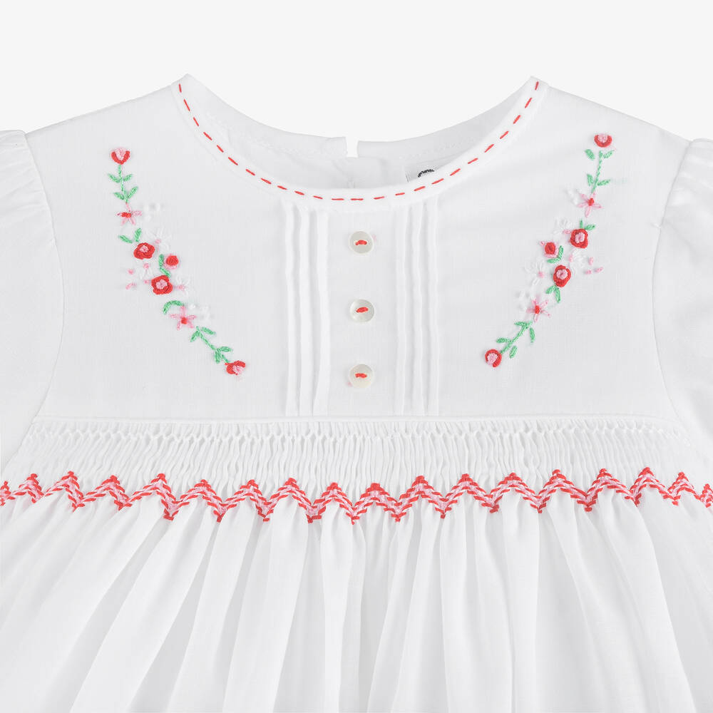 Sarah Louise-فستان بتطريز سموك لون أبيض وأحمر للبنات الرضع | Childrensalon