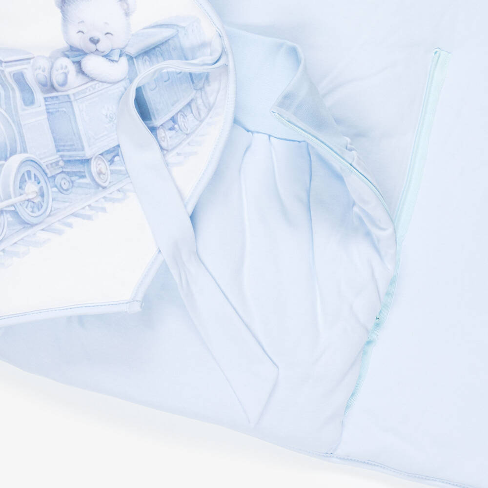 Sofija-Конверт бело-голубой хлопковый с принтом медвежонка и поезда (64см) | Childrensalon
