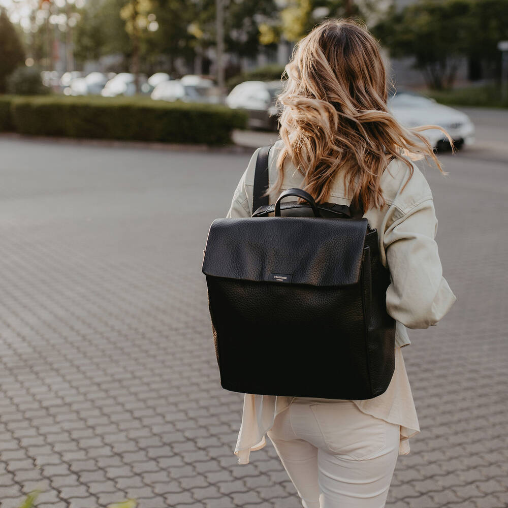 Storksak-Black St James Leather Changing Bag (37cm) | Childrensalon