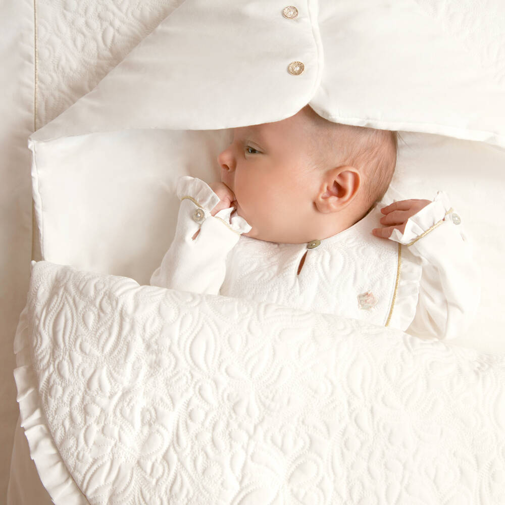 Tartine et Chocolat-Ivory Cotton Baby Nest with Gold Trim (80cm) | Childrensalon