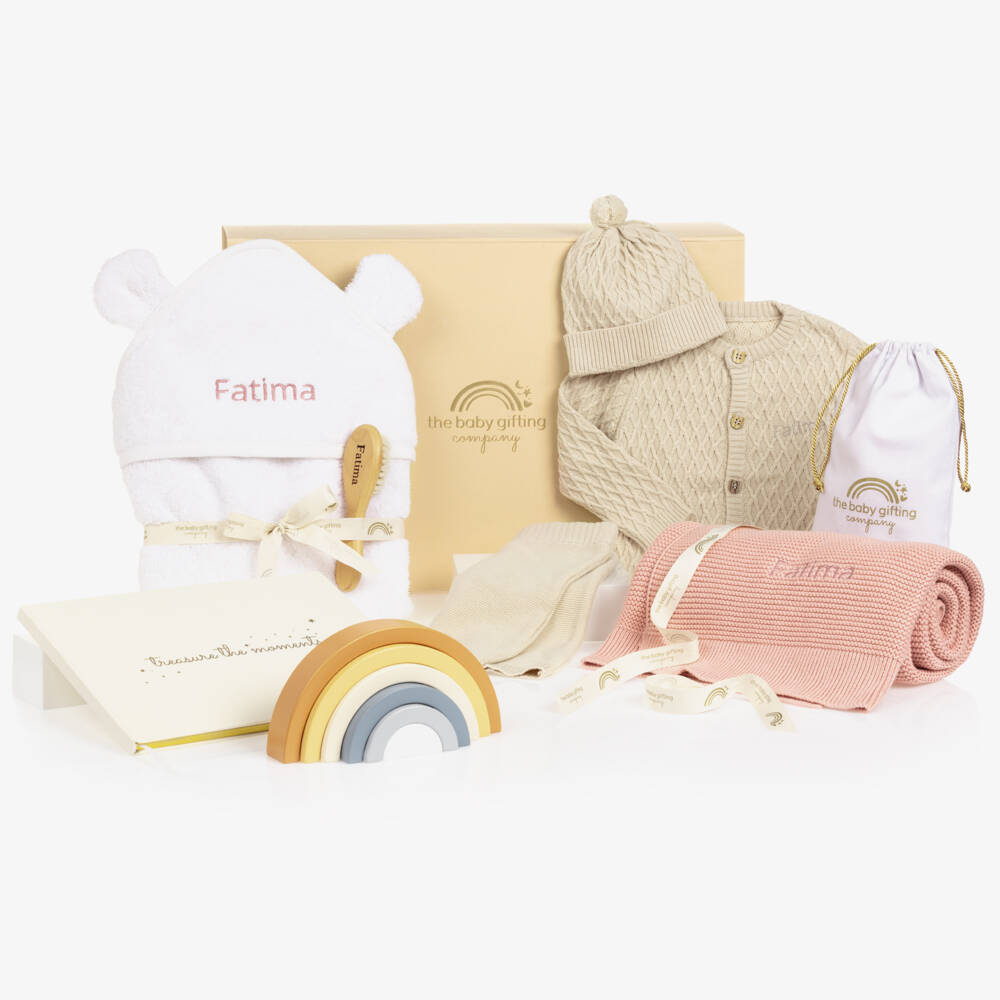 The Baby Gifting Company-Розовый именной подарочный набор | Childrensalon