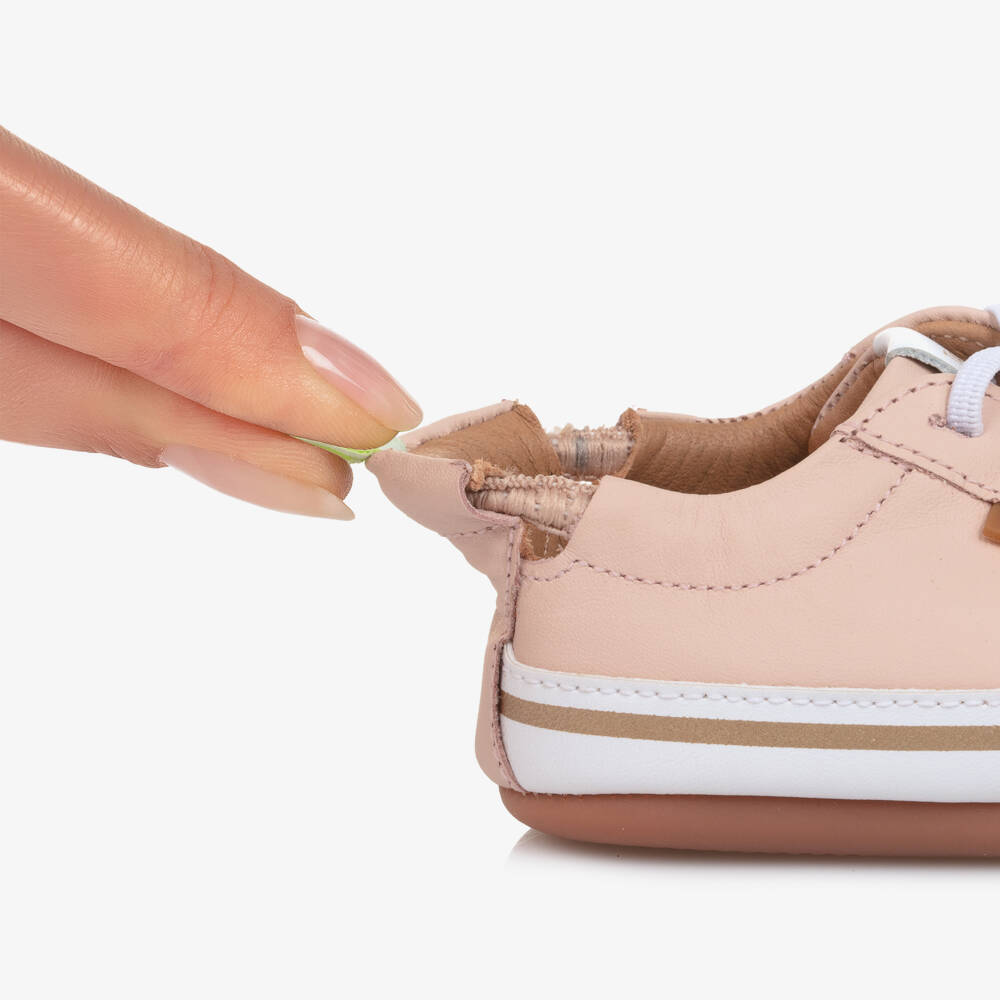 Tip Toey Joey-حذاء رياضي بأربطة مطاطية جلد لون أبيض وزهري للبنات | Childrensalon