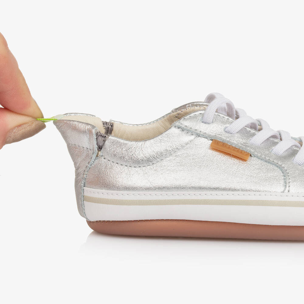 Tip Toey Joey-Серебристые кожаные пинетки-кроссовки | Childrensalon
