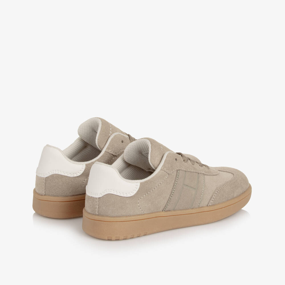 Tommy Hilfiger-Кроссовки бежевые замшевые на шнуровке для детей | Childrensalon