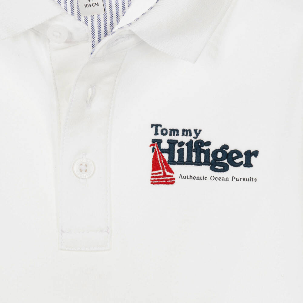Tommy Hilfiger-تيشيرت بولو مطرز قطن لون أبيض للأولاد | Childrensalon