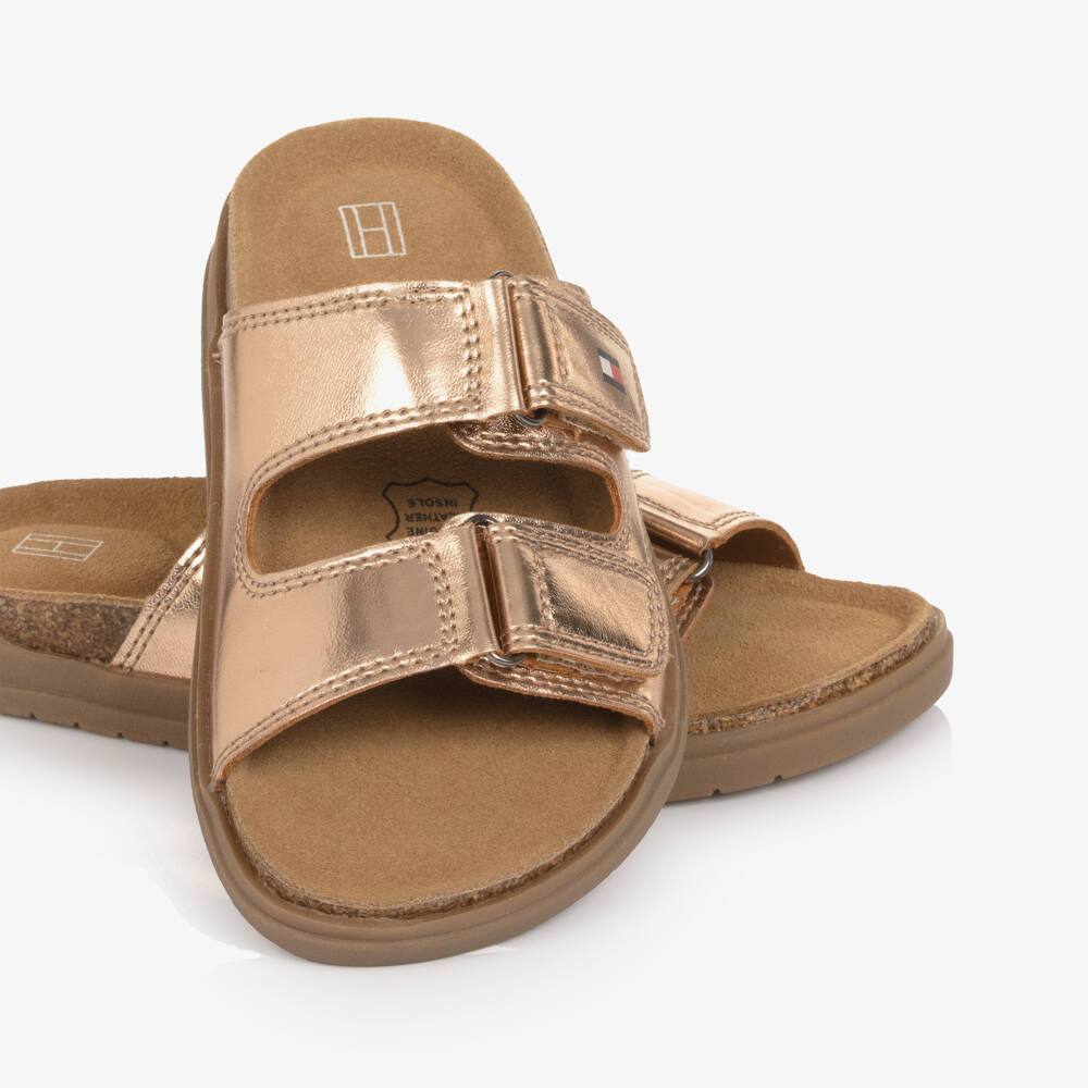 Tommy Hilfiger-صندل سلايد جلد صناعي لون ذهبي وردي للبنات | Childrensalon