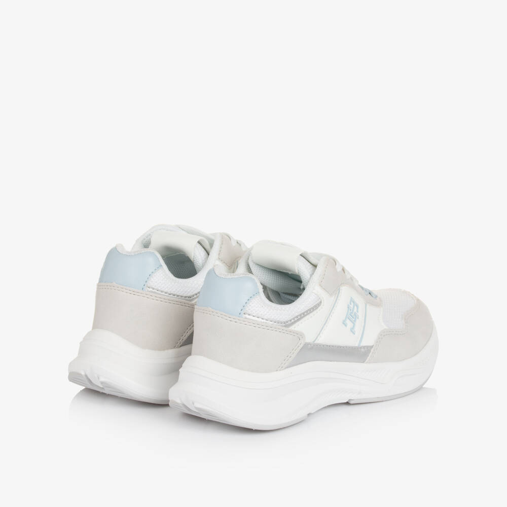 Tommy Hilfiger-حذاء رياضي مزين بالدانتيل لون أبيض ورمادي للبنات | Childrensalon