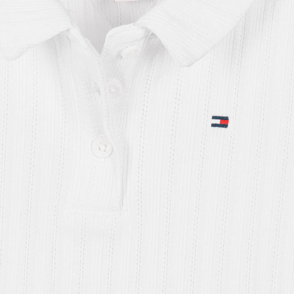 Tommy Hilfiger-تيشيرت بولو بتصميم بوانتيل لون أبيض للبنات | Childrensalon
