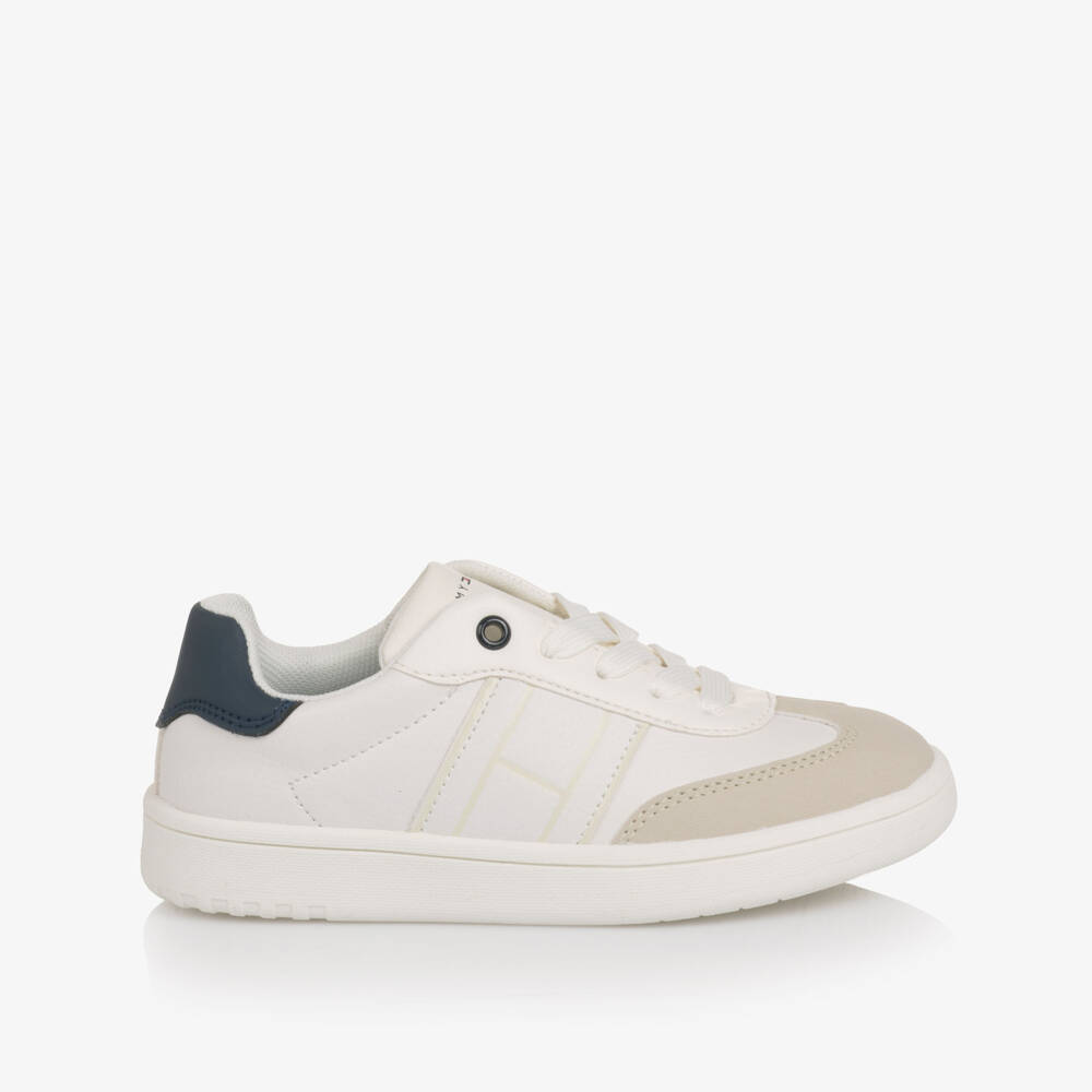 Tommy Hilfiger-Кроссовки белые из искусственной кожи на шнуровке с контрастной отделкой | Childrensalon