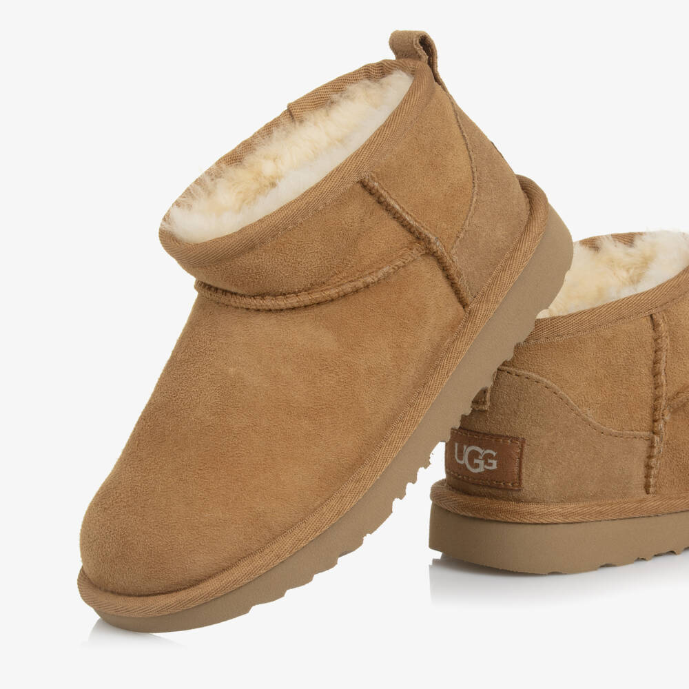 UGG-بوت جلد شامواه لون بني كستنائي | Childrensalon